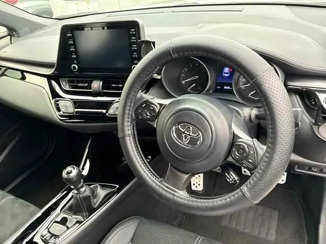 TOYOTA C-HR 2023