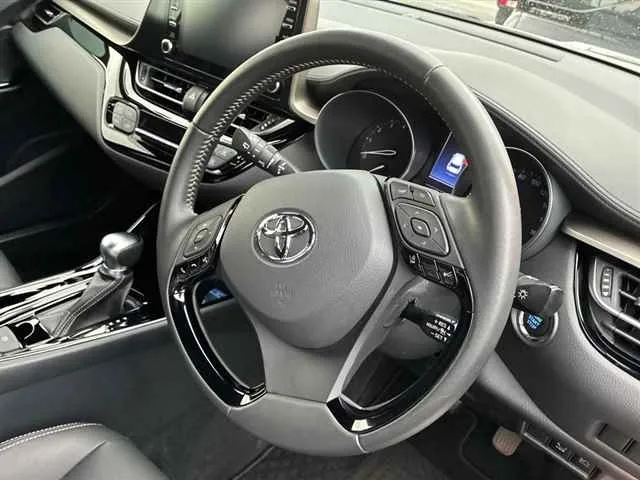 TOYOTA C-HR 2023