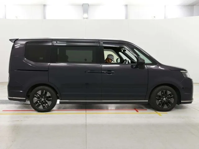 HONDA STEP WAGON 2023