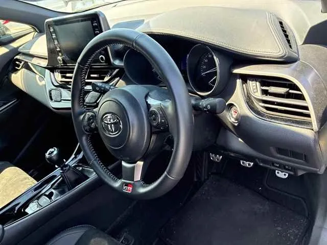 TOYOTA C-HR 2023