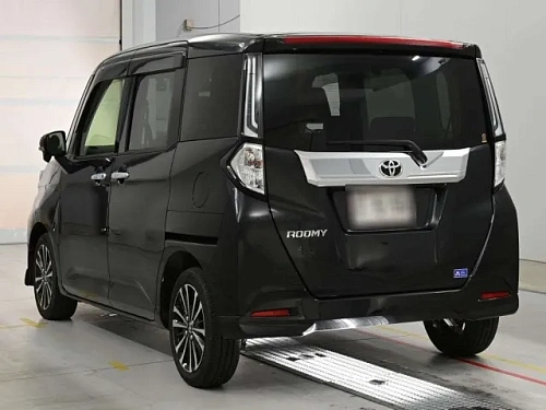 TOYOTA ROOMY 2023